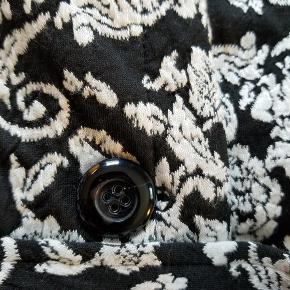 Ladies Blk & Wht Jacket - Picture 5 of 6